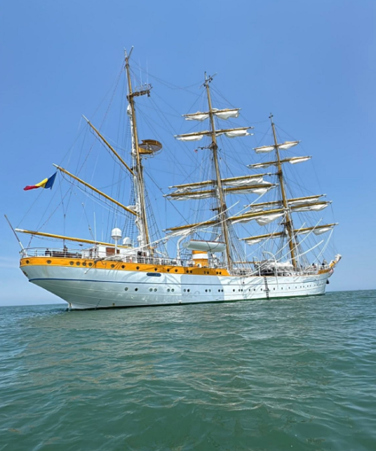 Nava-scoala Mircea