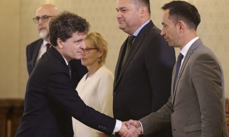 Nicușor Dan amână desemnarea premierului. Președintele vrea discuții informale cu liderii partidelor înainte de consultările oficiale