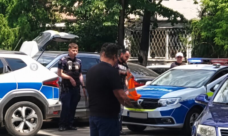 Copil de doi ani găsit mort într-un apartament din Galați. Mama și ceilalți doi copii au fost duși la spital