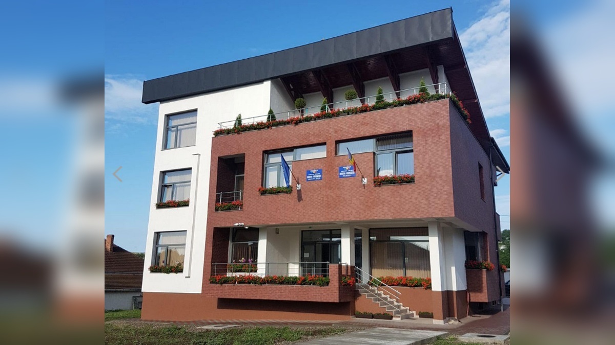 Acuzații grave la conducerea unei primării. Cinci persoane, inclusiv primarul și viceprimarul, trimise în judecată