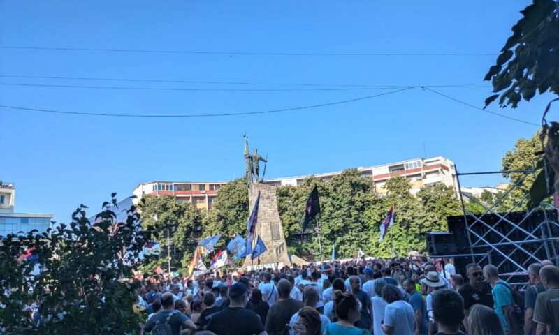 Protestele continuă în Serbia după ce Aleksandar Vučić și-a anunțat demisia