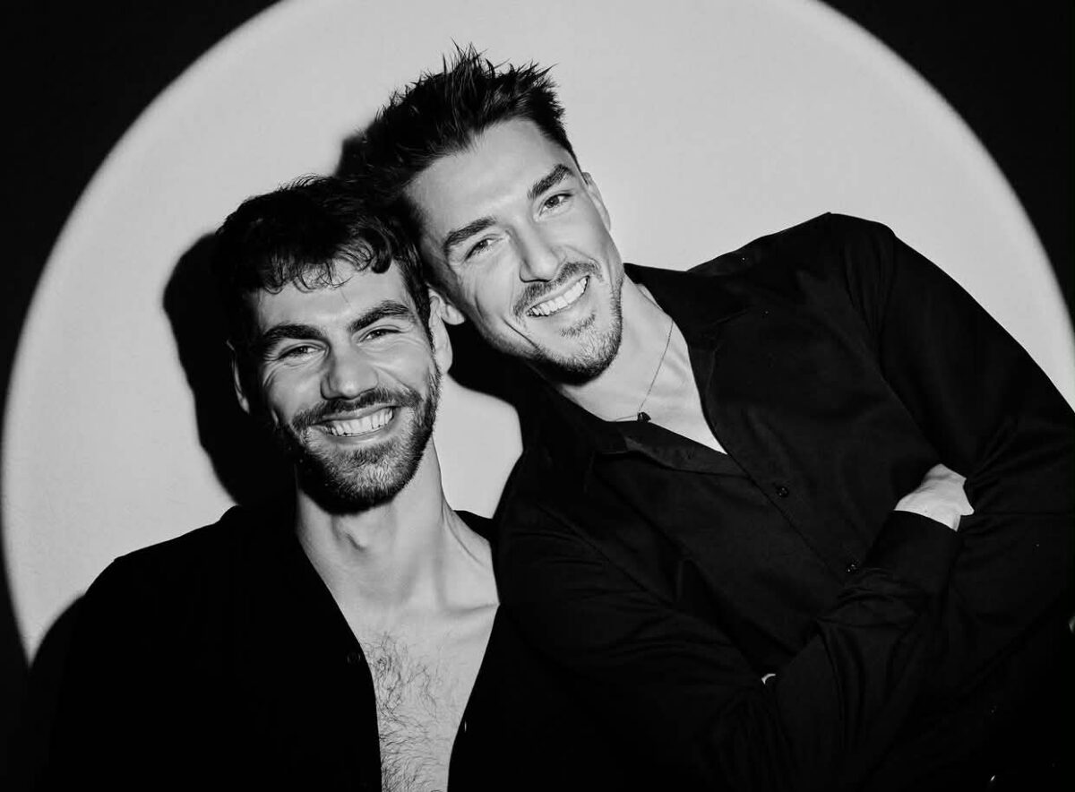 Prima nuntă gay din România, cu dansuri populare și sarmale. Emil Rengle și iubitul lui, pregătiri pentru marele eveniment
