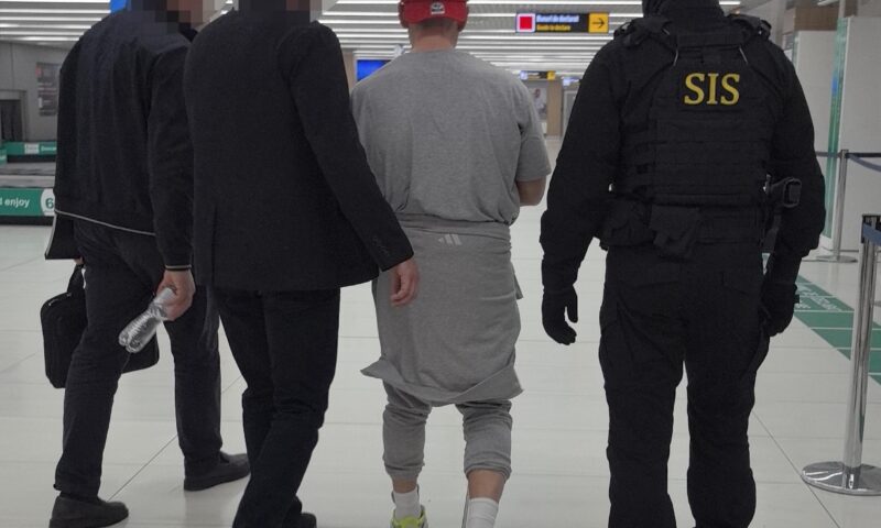 Spion rus, reţinut pe Aeroportul din Chişinău. Legenda cu mănăstirile