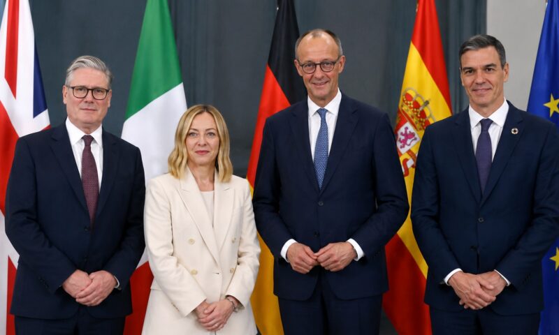 Patru mari puteri europene, pregătite să ridice sancțiunile împotriva Iranului după acordul cu SUA