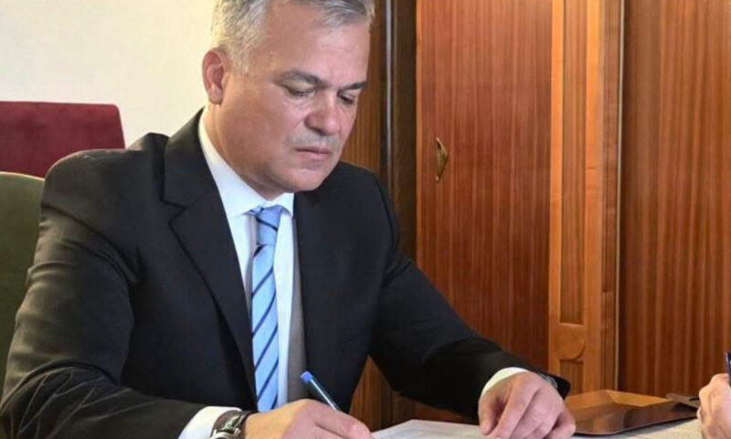 Ce aduce nou Veștea față de modelul Bolojan: sprijin social, investiții locale și salarii mai mari