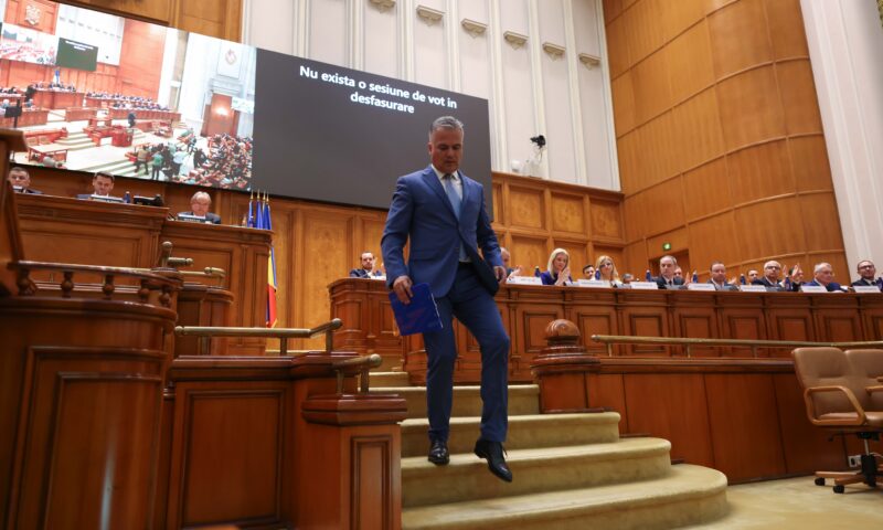 Presa internațională cu ochii pe București, după ce Guvernul Veștea a fost respins: „Instabilitatea se adâncește”