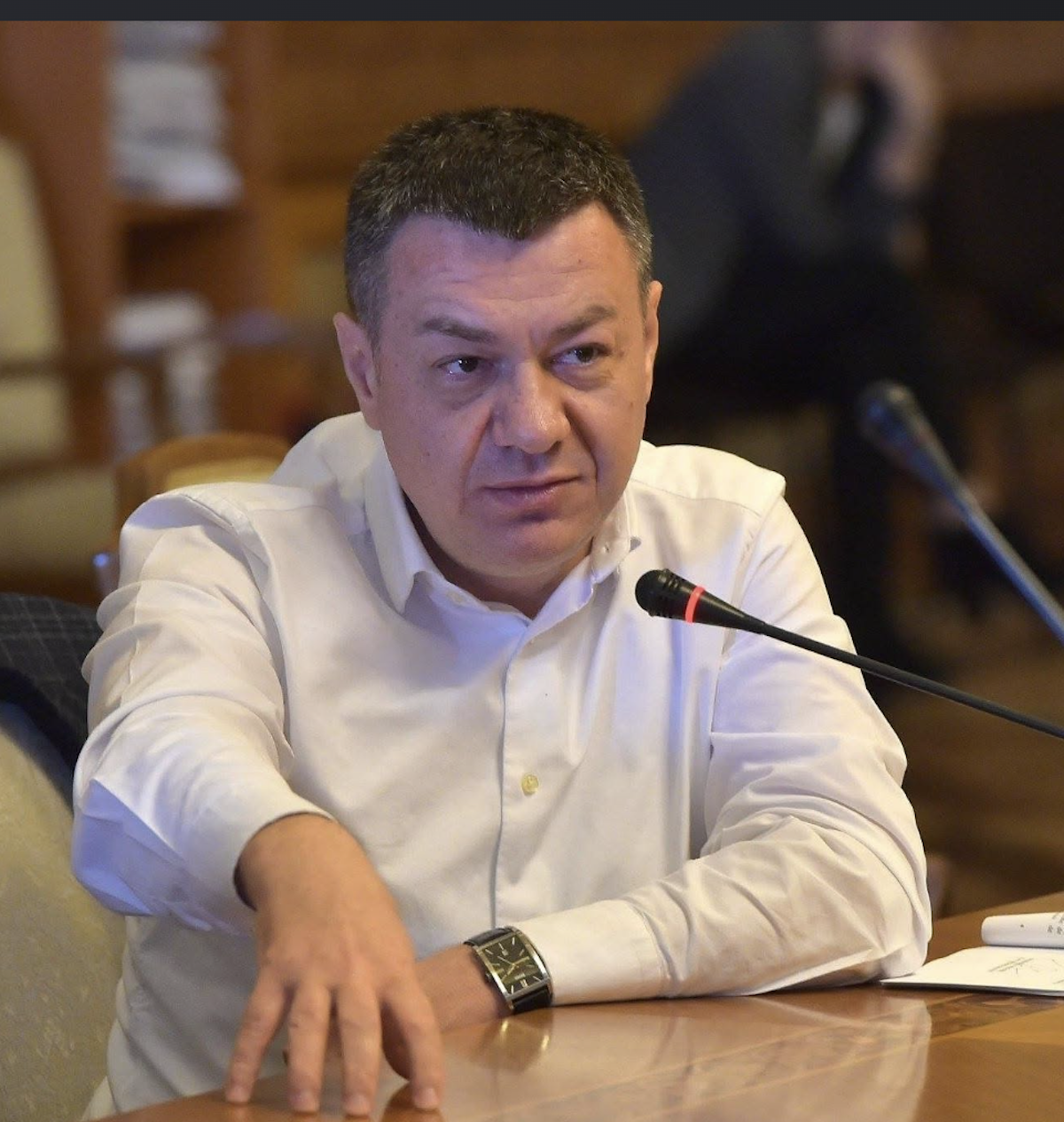 Frăția sinecurilor, patronată de "intransigentul" Ilie Bolojan. Cum a ajuns un politician afon din PNL să conducă Opera din Cluj-Napoca