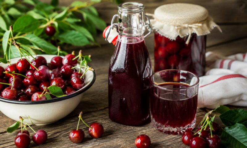 Sirop de cireșe ca odinioară. Se prepară ușor și rezistă luni întregi
