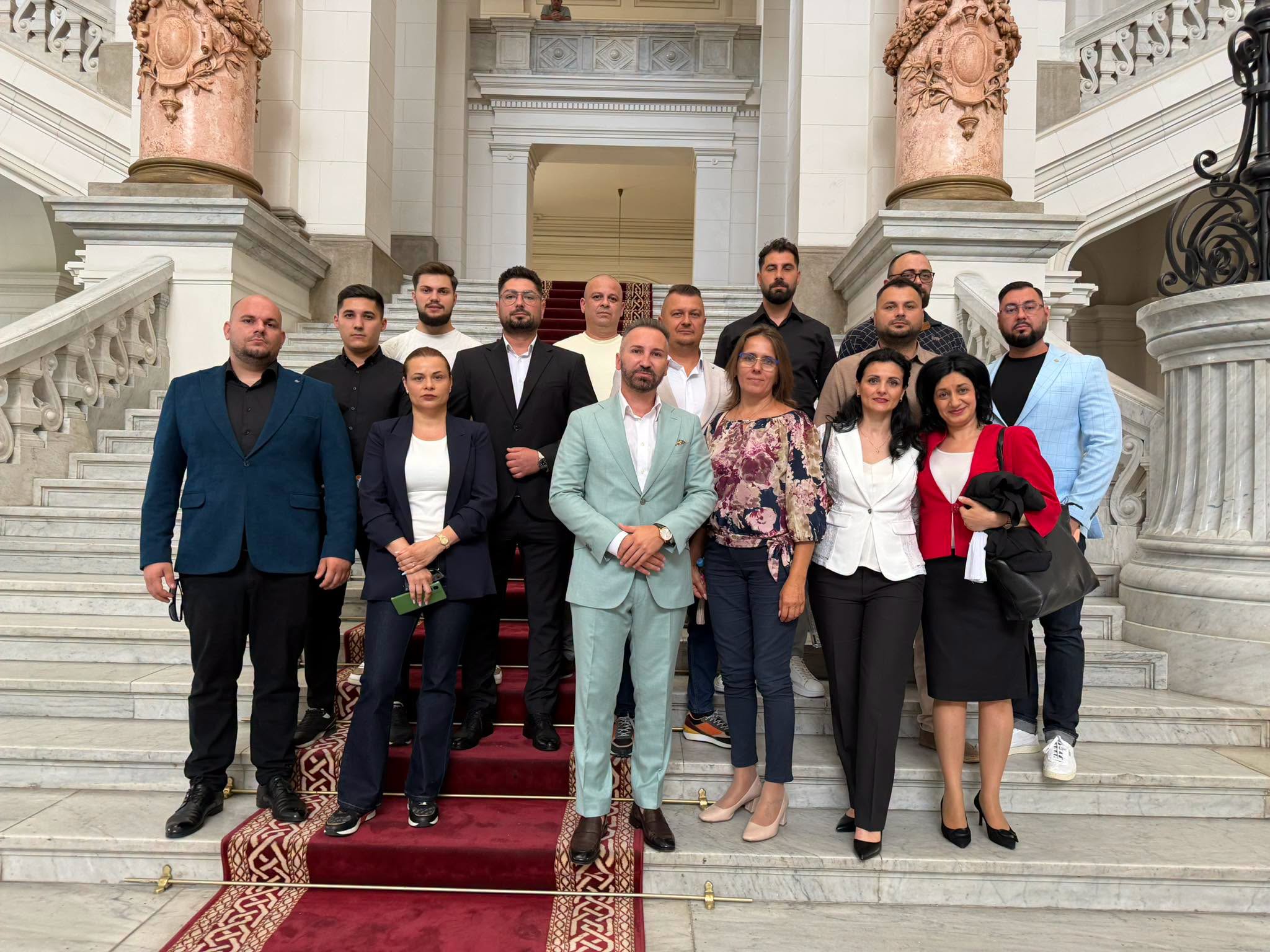 Lovitură de teatru în instanță! Guvernul demis Bolojan neagă existența proiectului Legii Salarizării. Dat în judecată de sindicate