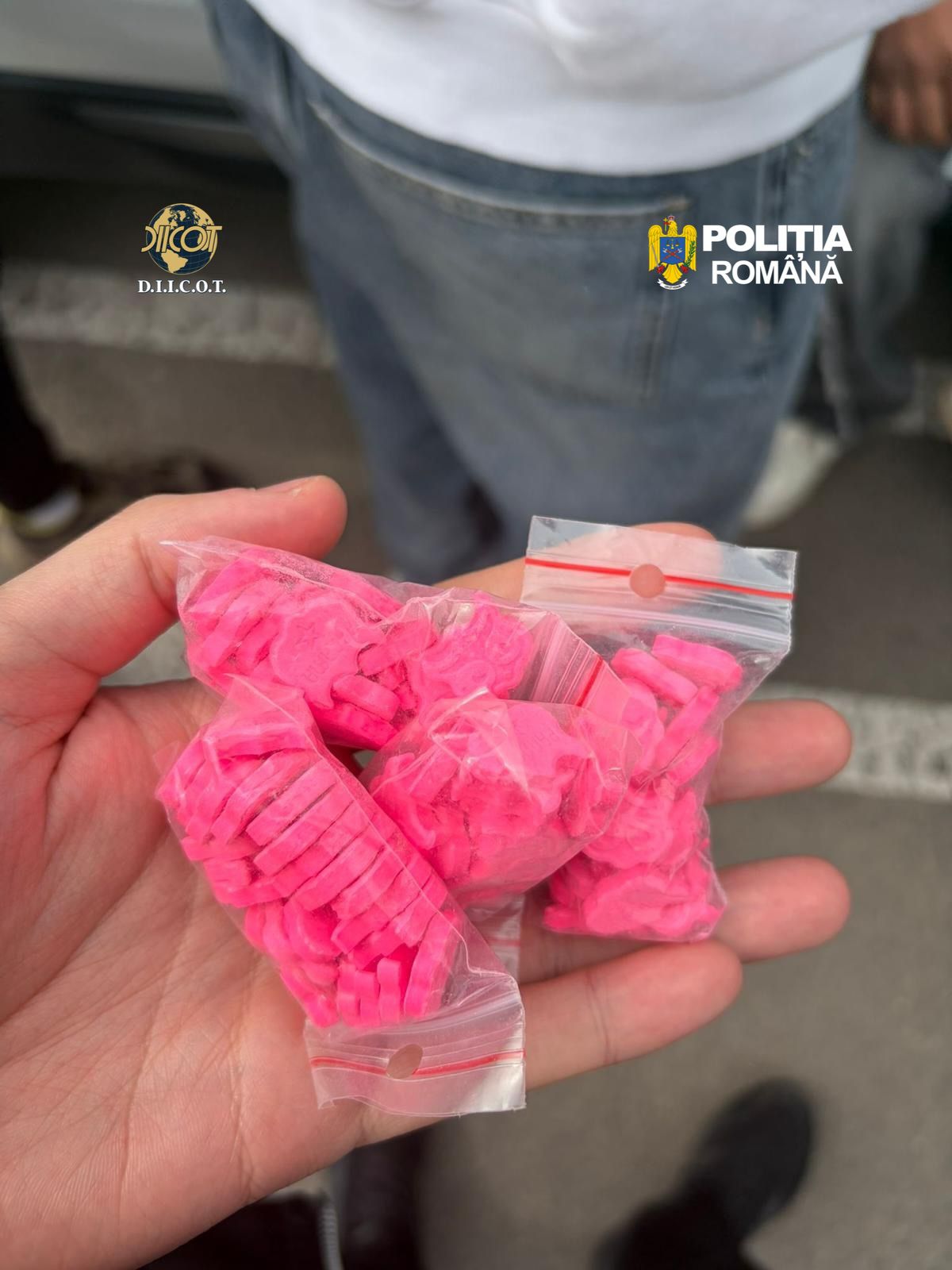 Valuri de droguri în România. Capturi record, rețele de traficanți destructurate și semnale de alarmă pentru părinți