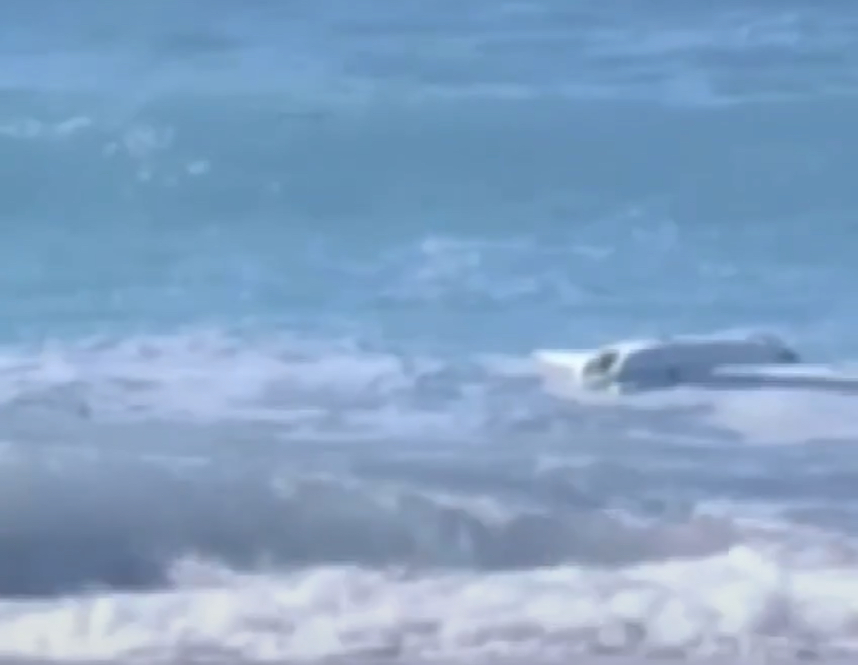 Dronă cu muniție descoperită pe o plajă de la Marea Neagră. Turiștii au fost evacuați