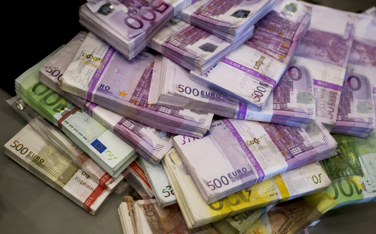 Amendă de aproape 2 milioane de euro pentru un român implicat într-o escrocherie de propoziții. Cum a încercat să statul