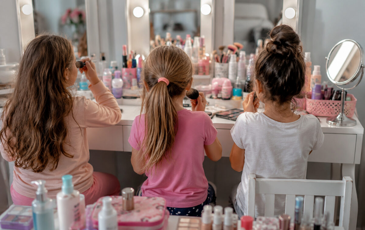 „Cosmeticorexia”, fenomenul care ia amploare în lume. Milioane de copii folosesc produse împotriva îmbătrânirii