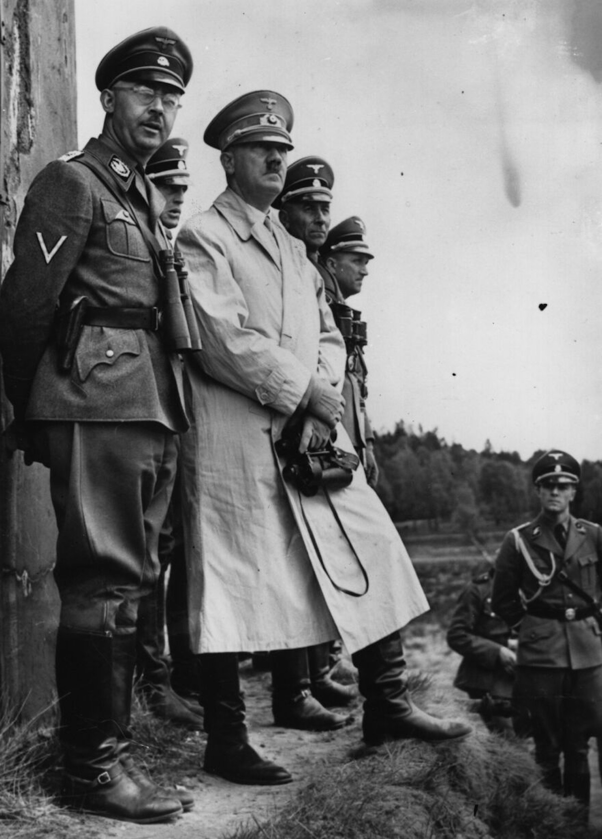 Hitler, alături de șeful SS, Heinrich Himmler