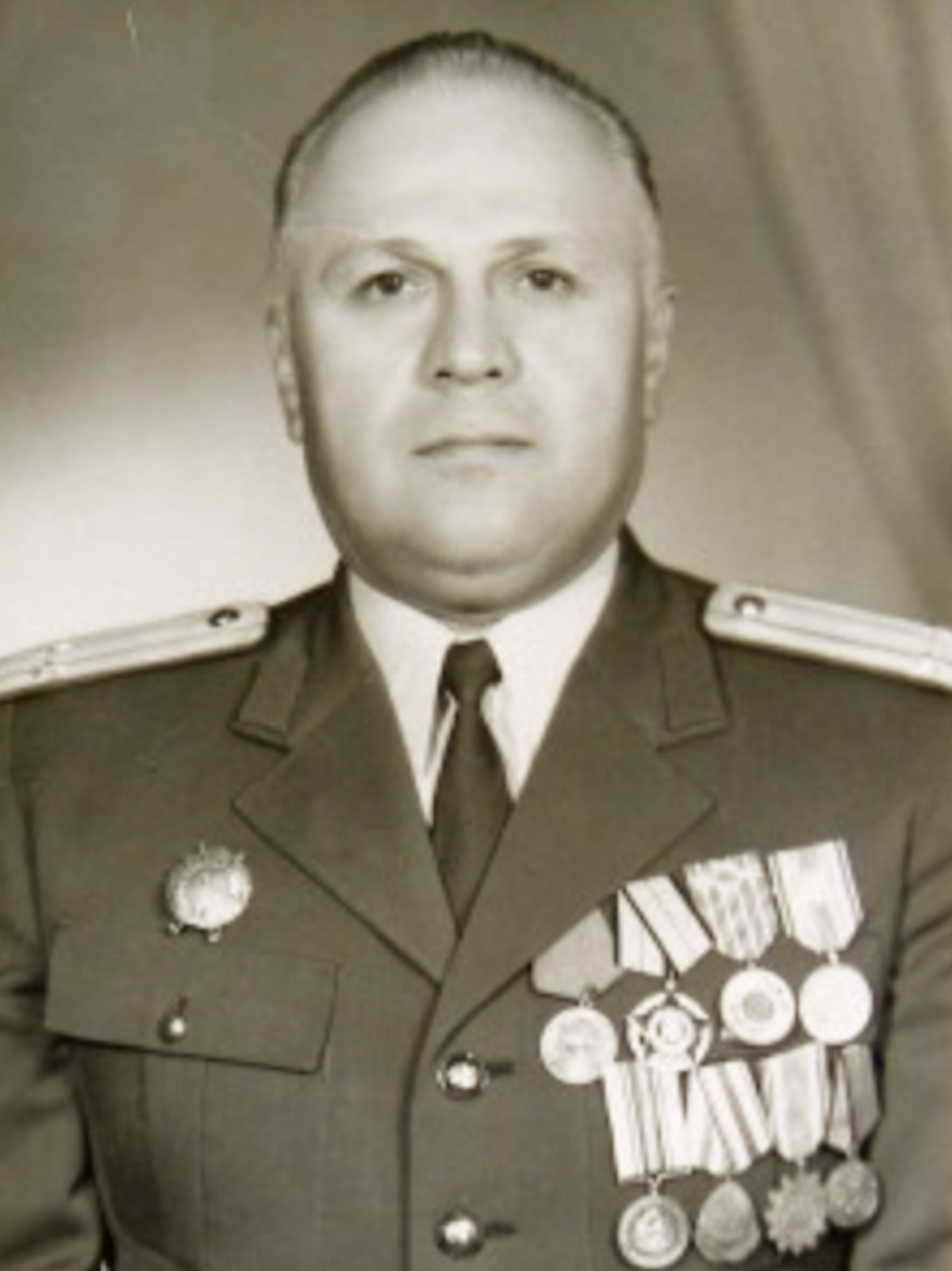 Ion Ficior, comandantul lagărului