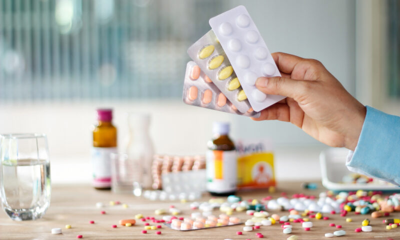 Suplimentele alimentare, între beneficii și riscuri. Medicii avertizează asupra efectelor