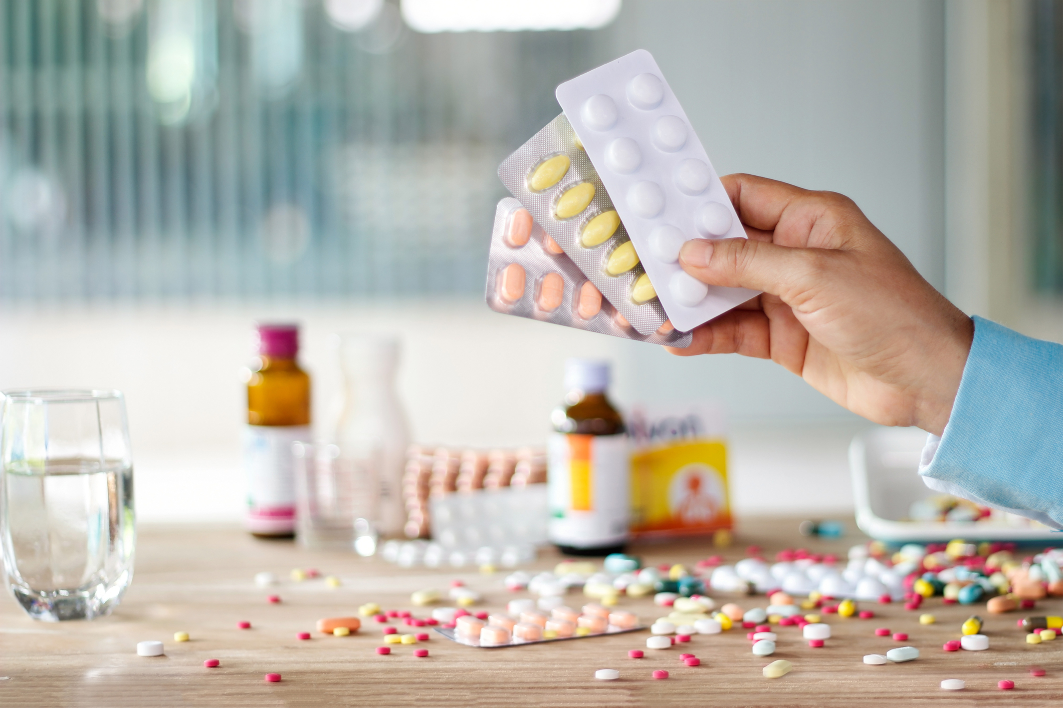 Suplimentele alimentare, între beneficii și riscuri. Medicii avertizează asupra efectelor