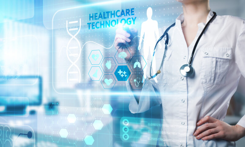 AI a atins deja nivelul de competență al medicilor la diagnostice. Specialiștii avertizează că testele abia încep