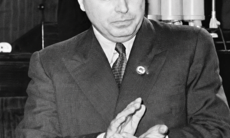 Petre Borilă, ilegalistul cominternist dintre Dej și Ceaușescu. Fiica lui a fost căsătorită cu Valentin, fiul lui Nicolae Ceaușescu