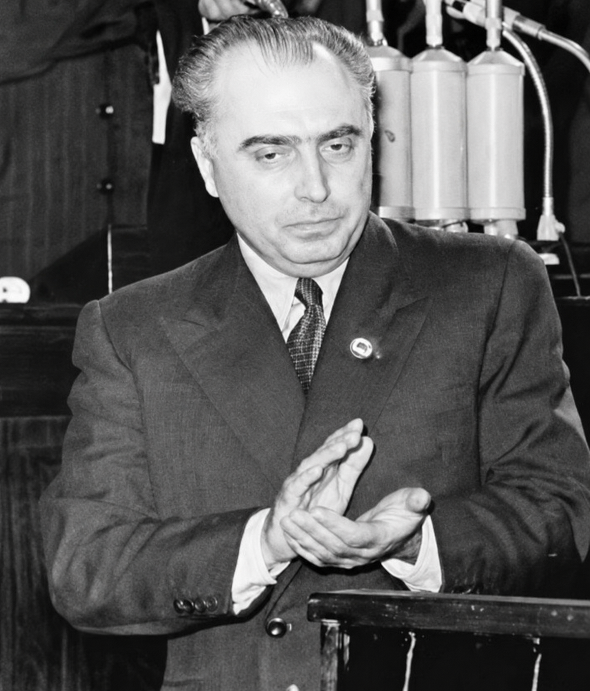 Petre Borilă, ilegalistul cominternist dintre Dej și Ceaușescu. Fiica lui a fost căsătorită cu Valentin, fiul lui Nicolae Ceaușescu