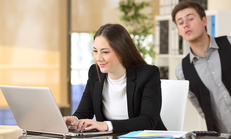Transparența salarială obligatorie din 7 iunie: birocrație, conflicte interne și costuri uriașe pentru companii