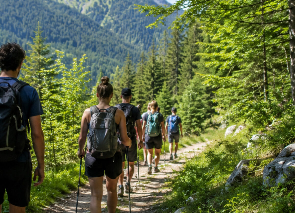 A început sezonul drumețiilor. Ce trebuie să știe turiștii înainte de a porni pe traseele montane