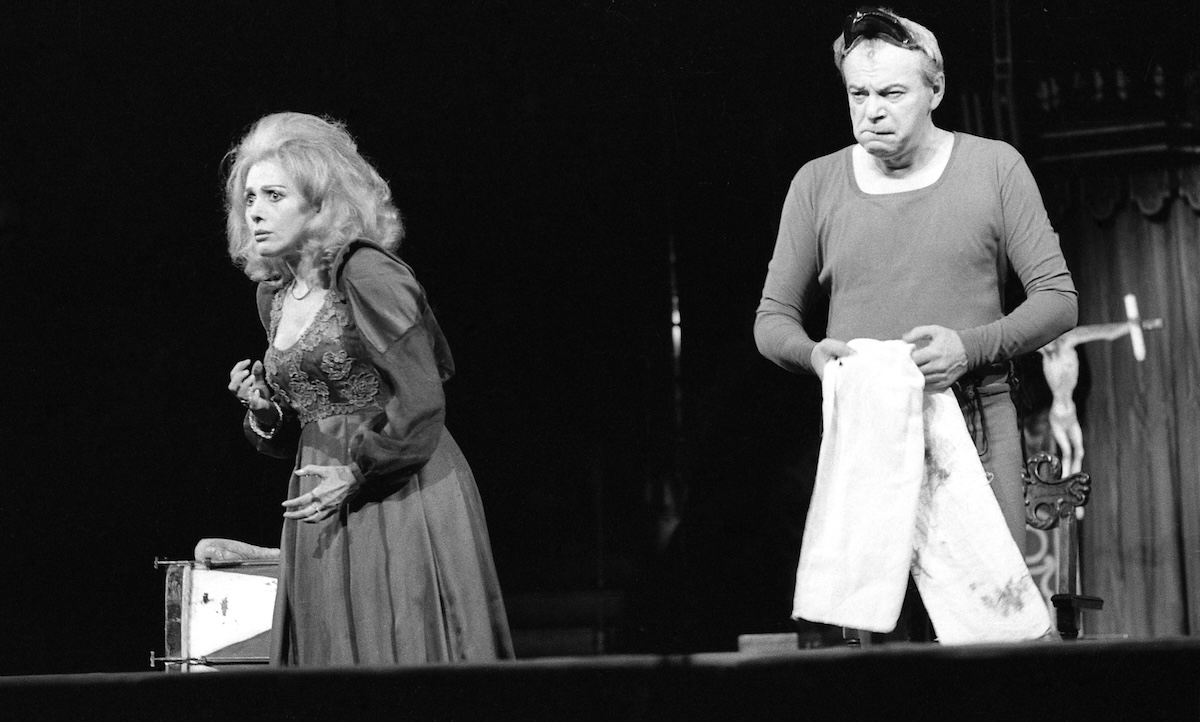 Violeta Andrei și Octavian Cotescu într-o piesă de teatru din 1983