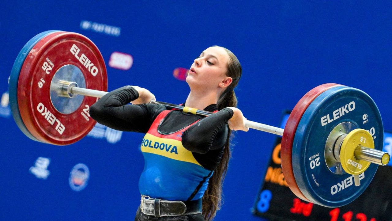 Fata „de aur” a Moldovei. Halterofila Nicoleta Cojocaru uimeşte din nou lumea sportului