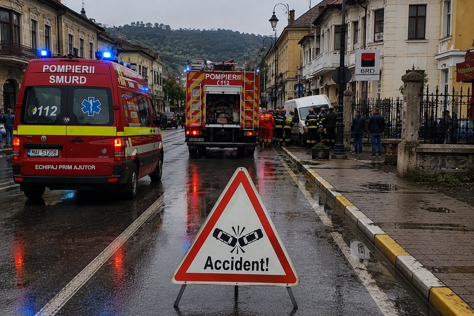 Accident grav în Argeș, cu zeci de salvatori mobilizați. Două persoane, încarcerate
