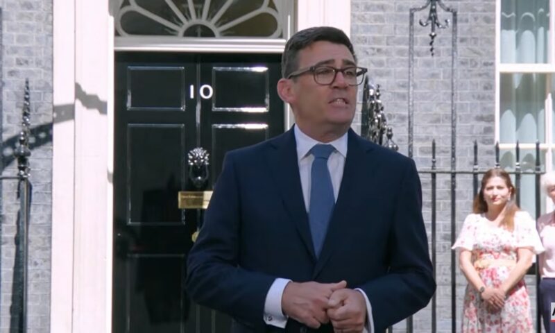 Andy Burnham promite naționalizări și critică politicile liberale din era Margareth Thatcher