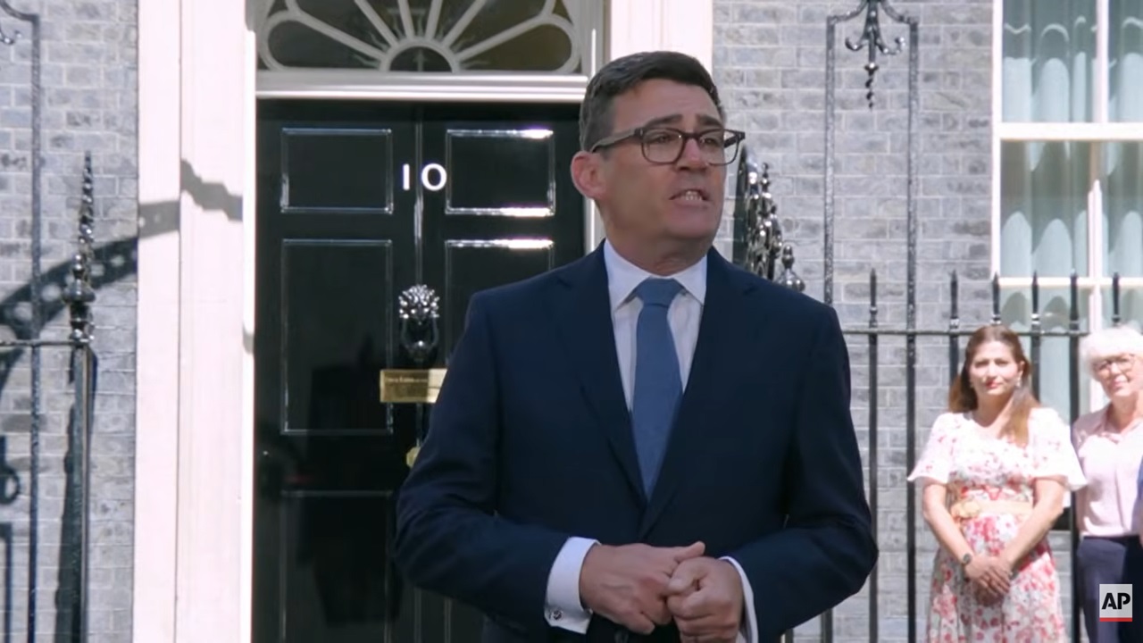 Andy Burnham promite naționalizări și critică politicile liberale din era Margareth Thatcher