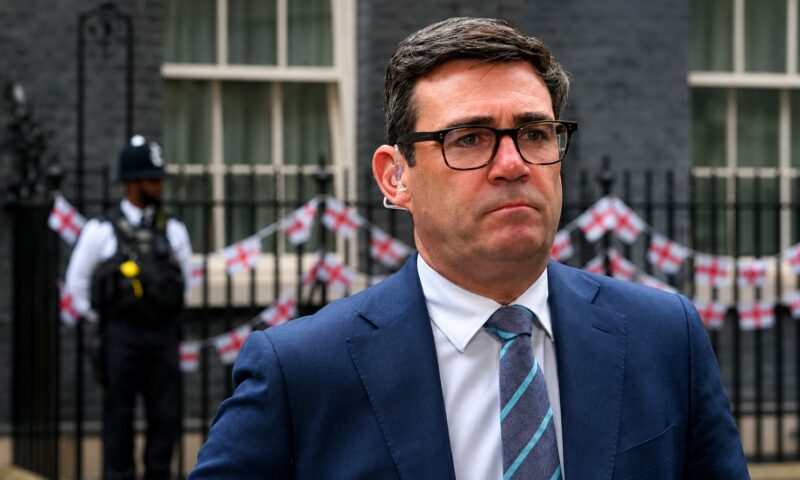 Andy Burnham își amână anunțul privind noul cabinet. Viitorul premier promite reforme majore în Marea Britanie