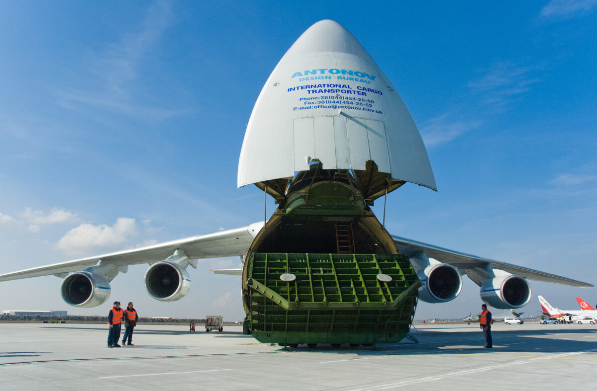 Airbus și Boeing au apelat la un gigant al cerului pentru o misiune neobișnuită