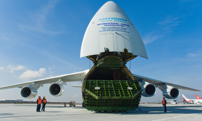 Airbus și Boeing au apelat la un gigant al cerului pentru o misiune neobișnuită