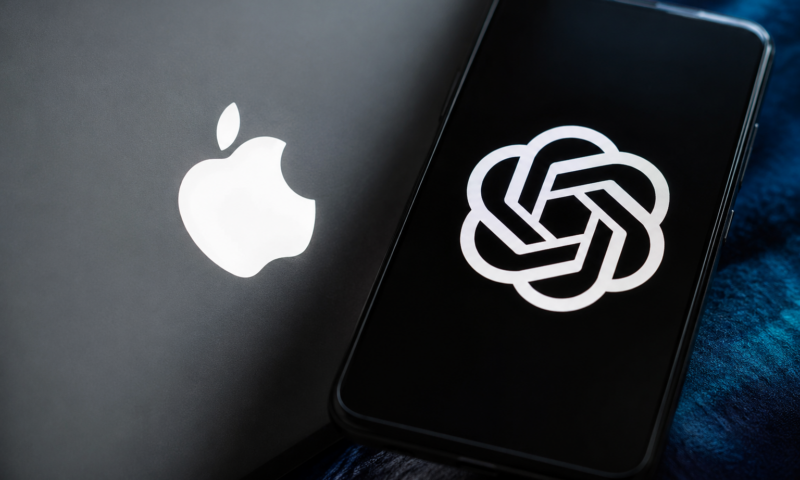 Război în instanță între giganții tehnologiei. Apple acuză OpenAI că i-a furat secrete comerciale