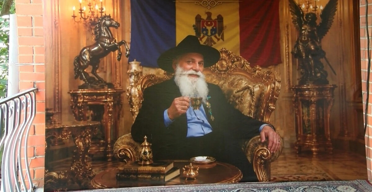 Ultimul drum al baronului romilor din Soroca, Artur Cerari. Cavoul din marmură verde și muzeul pregătit în memoria lui Artur Cerari
