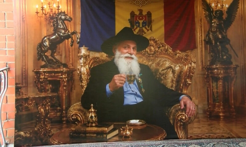 Ultimul drum al baronului romilor din Soroca, Artur Cerari. Cavoul din marmură verde și muzeul pregătit în memoria lui Artur Cerari