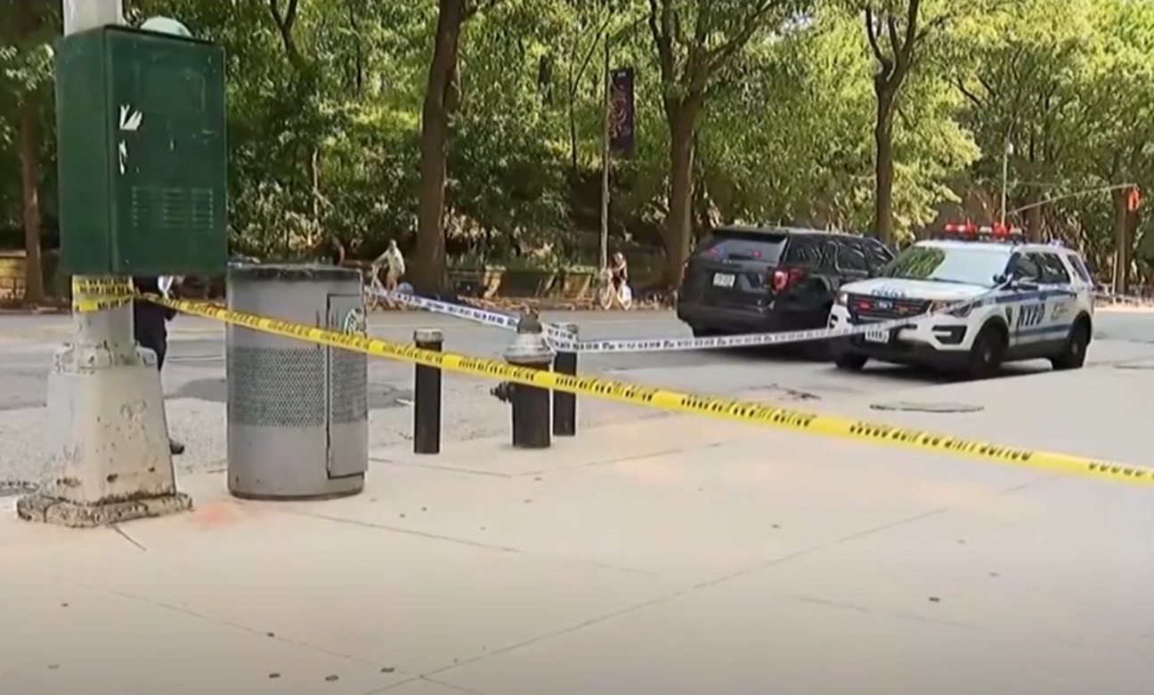 Două persoane înjunghiate la New York. Atacatorul a strigat „Allahu Akbar”