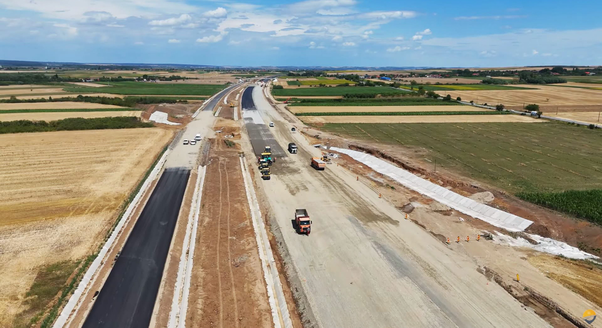 Până la 100 de kilometri noi de autostradă ar putea fi deschiși în 2026. Autostrada Transilvania, în centrul inaugurărilor