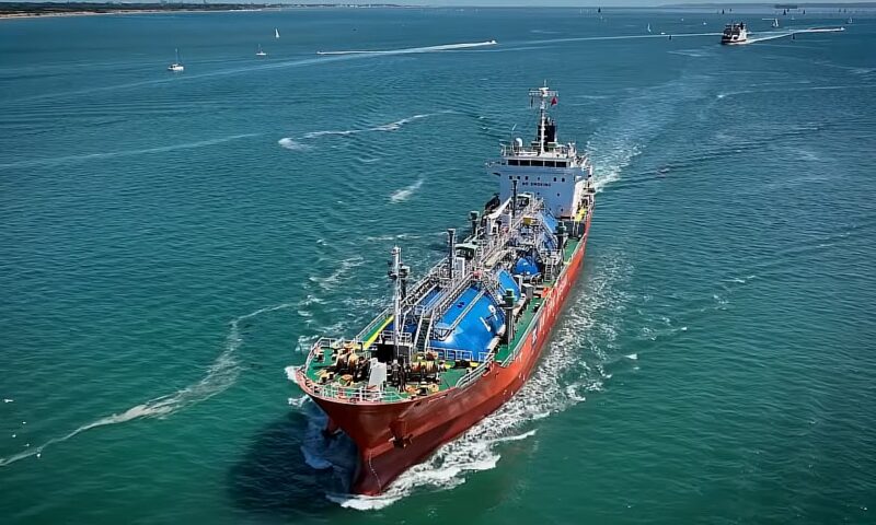 Marea Roșie, tot mai dificil de traversat. Atacurile houthi schimbă fluxurile comerciale din regiune