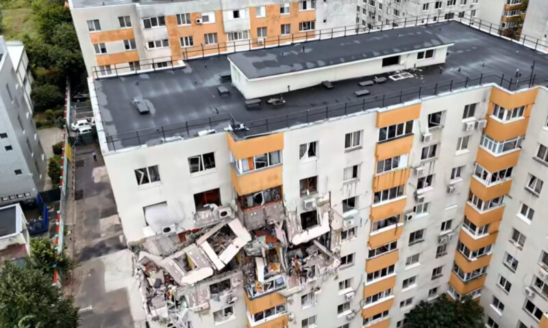 Primele imagini din interiorul blocului distrus de explozia din Rahova. PMB anunță următoarea etapă
