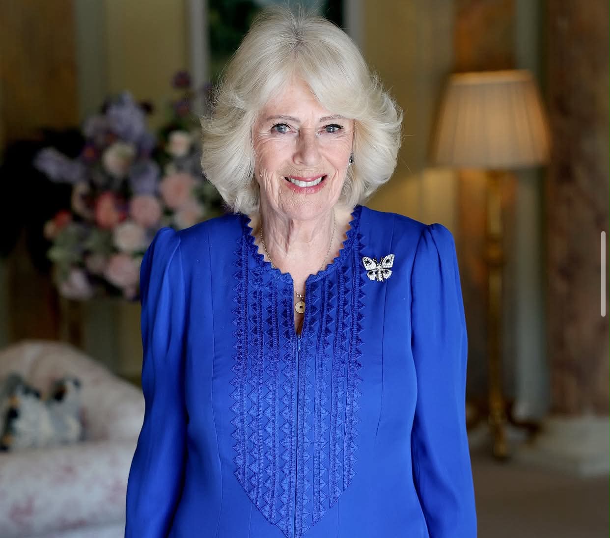 Ce poveste ascunde noul portret al Reginei Camilla, făcut cunoscut de ziua ei