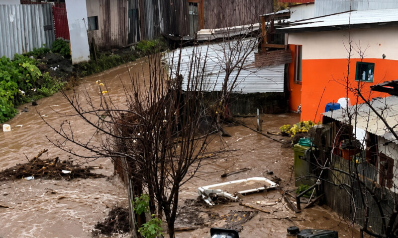Furtună devastatoare în Chile: trei morți, cinci răniți și zeci de oameni rămași fără locuințe