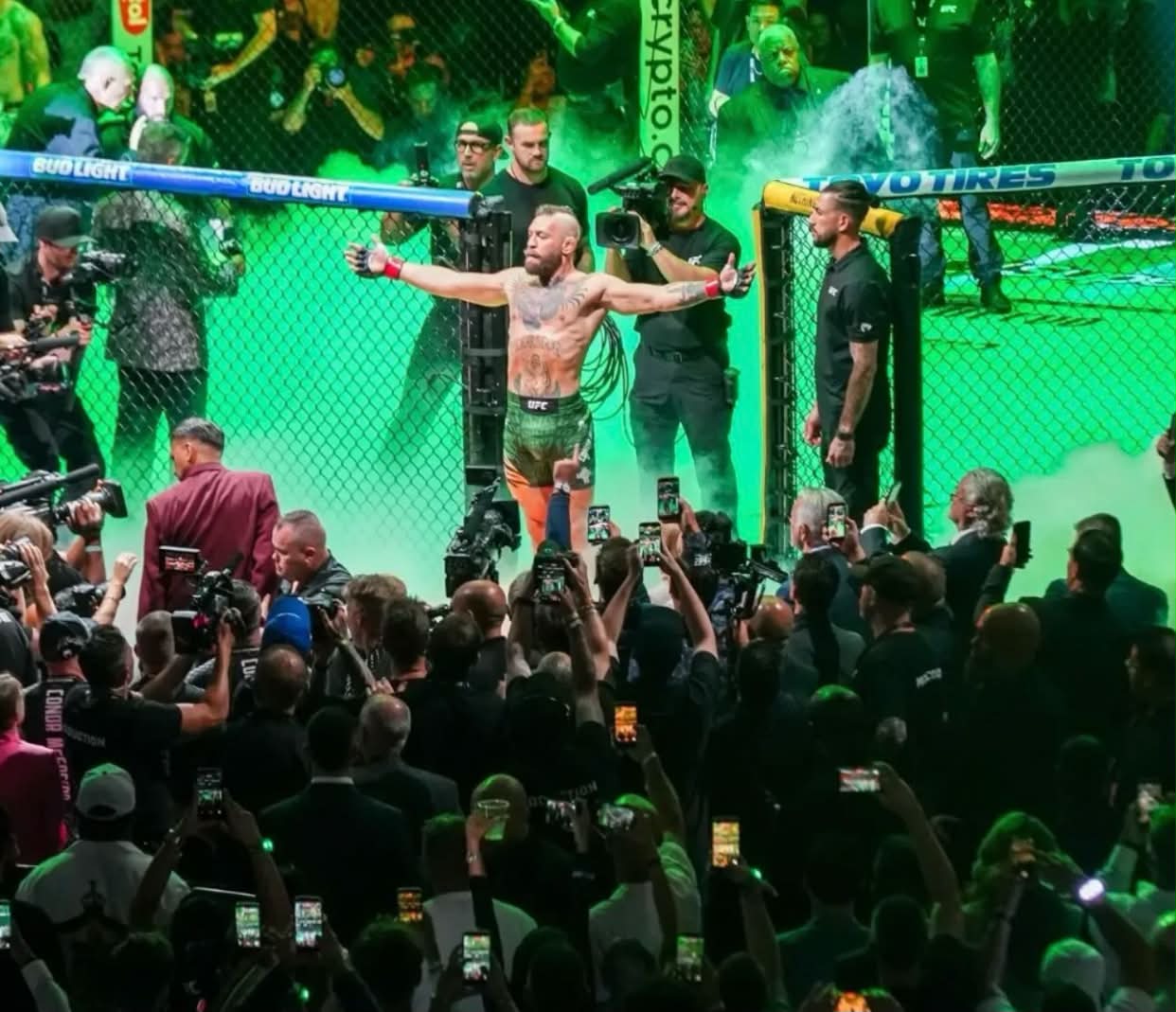 Conor McGregor va fi operat după accidentarea suferită la gala UFC