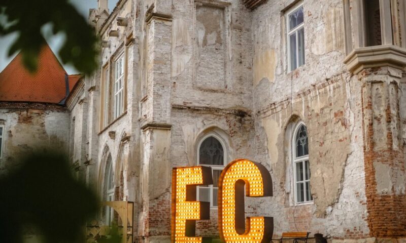 Ghid pentru Electric Castle 2026. Tot ce trebuie să știi înainte de festival