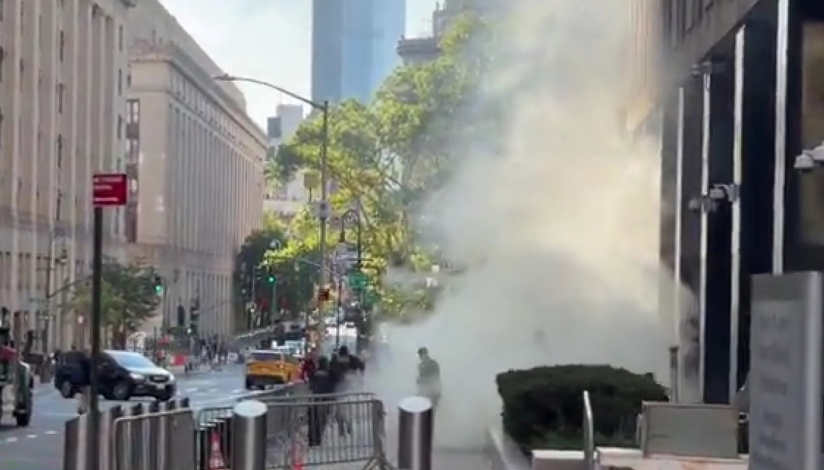 Explozie lângă o instanță de imigrație din New York. Un bărbat a fost reținut