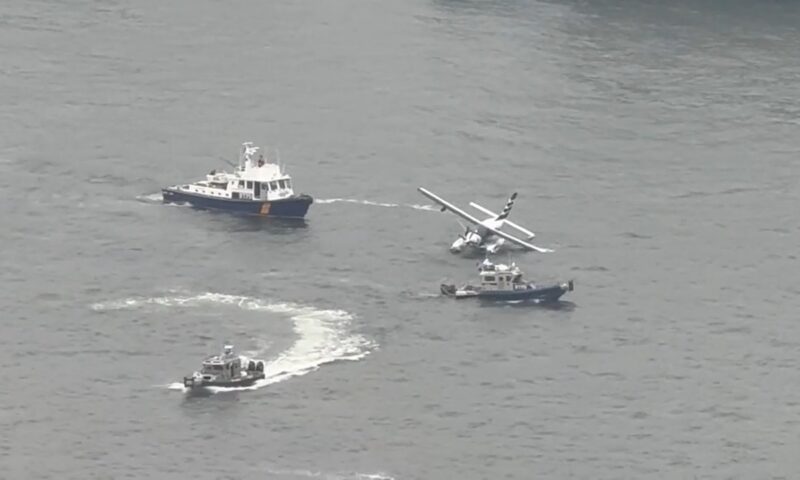 Un hidroavion cu 10 pasageri s-a prăbușit în East River, New York. Toți au supraviețuit
