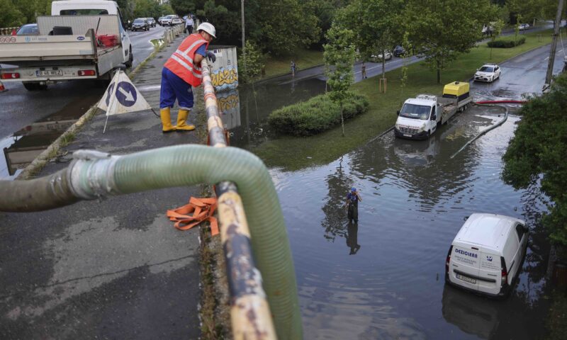 De ce s-a inundat Capitala în timpul nopții. Anunțul Apa Nova despre rețeaua de canalizare și zonele critice