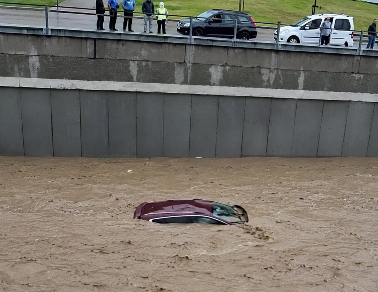Capitala Turciei, sub ape după o furtună puternică. Străzile au fost inundate, iar traficul a fost dat peste cap