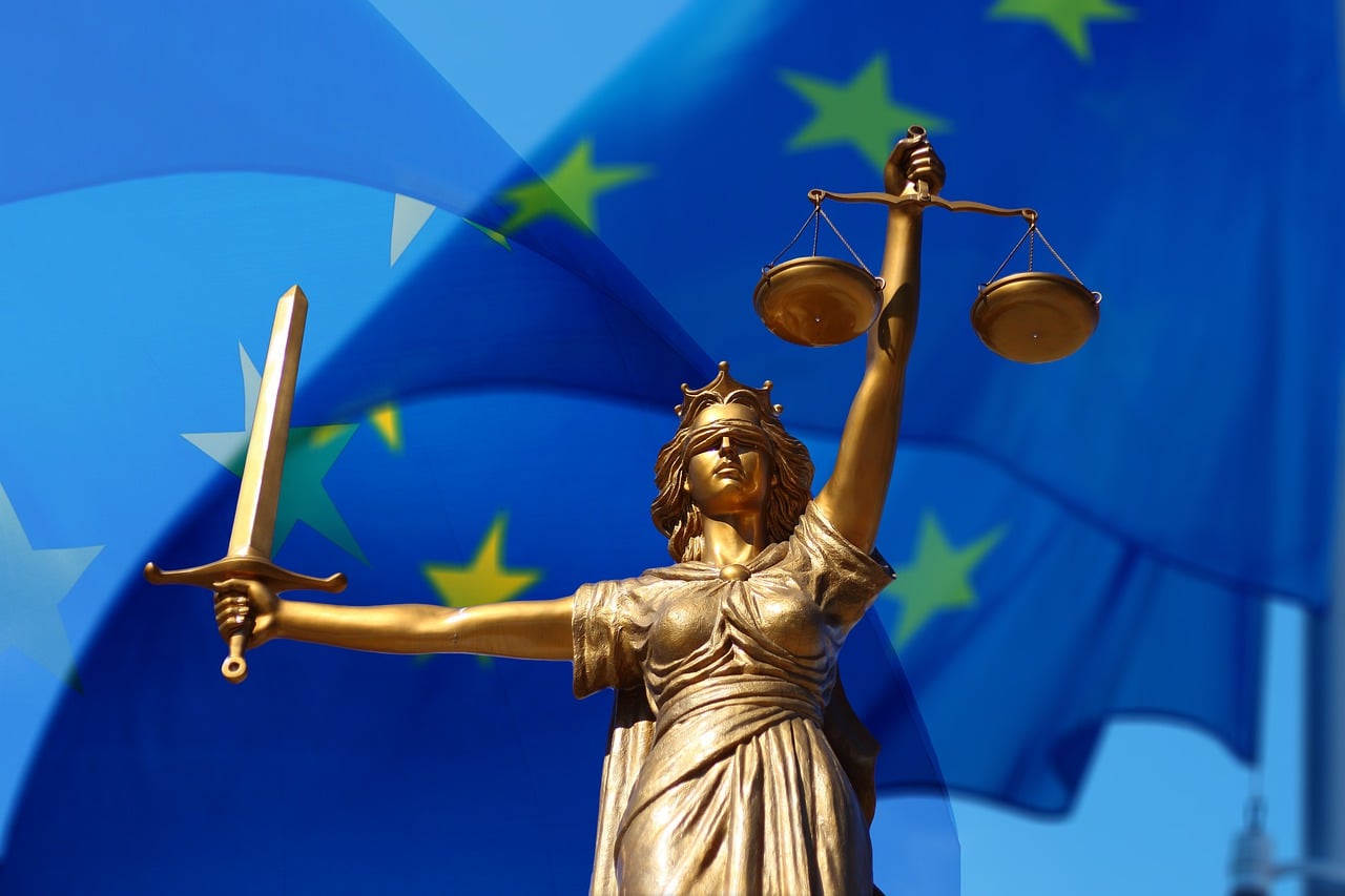 România mai are restanțe la statul de drept. Ce reproșează Comisia Europeană